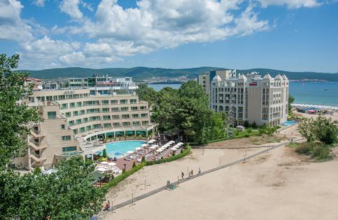 Жерави Бийч Александрия Клуб Слънчев Бряг