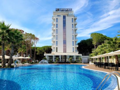 HENRY RESORT & SPA
